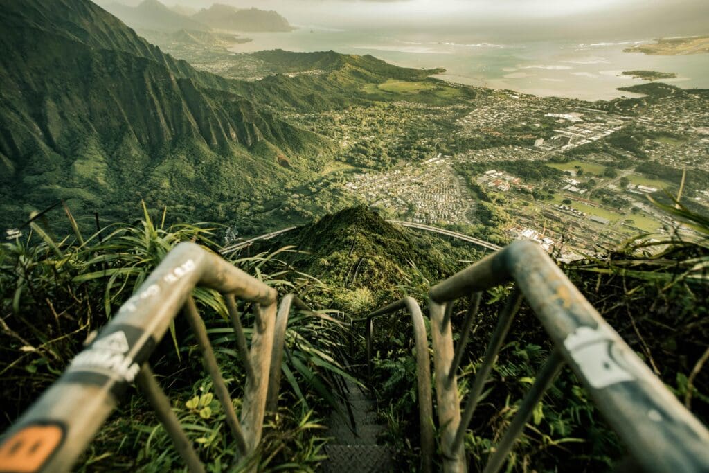 Haiku stairway to heaven hike in kaneohe hawaii